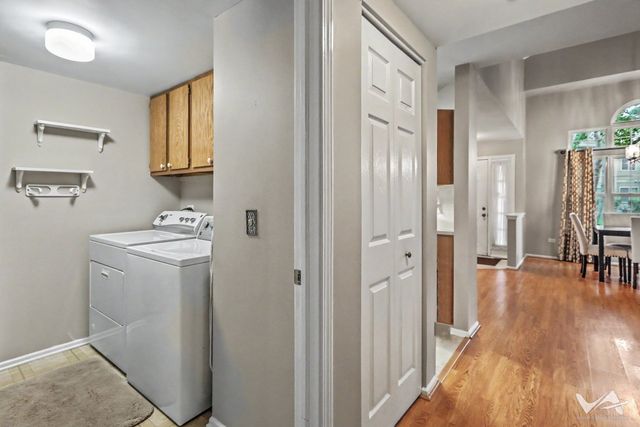 1628 Columbia Circle 1, Bartlett, IL 60103