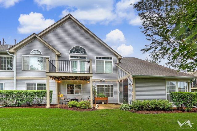 1628 Columbia Circle 1, Bartlett, IL 60103