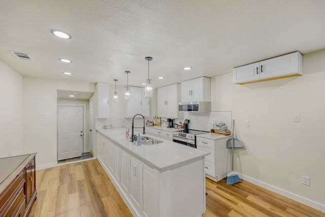 207 Young Street, Waxahachie, TX 75165