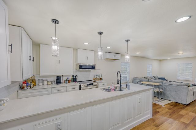 207 Young Street, Waxahachie, TX 75165