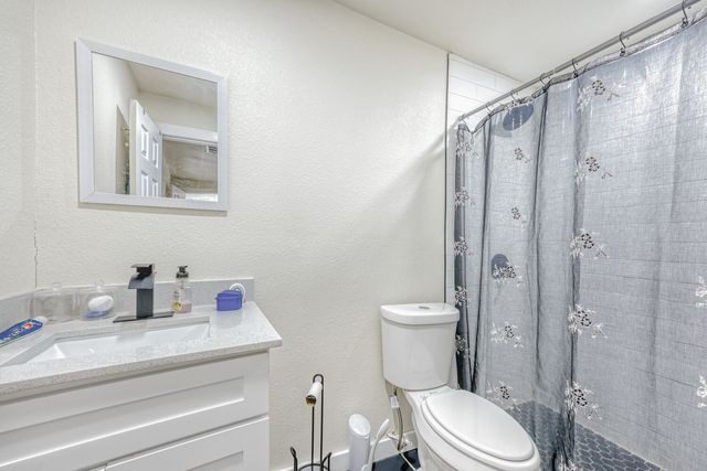 207 Young Street, Waxahachie, TX 75165