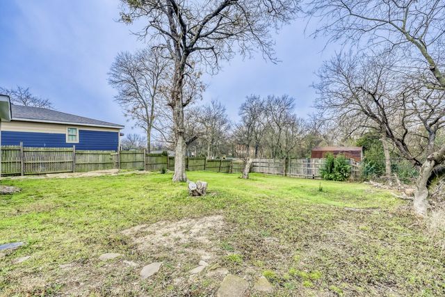 207 Young Street, Waxahachie, TX 75165
