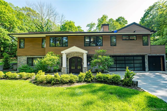 6 Tanyard Lane, Huntington, NY 11743