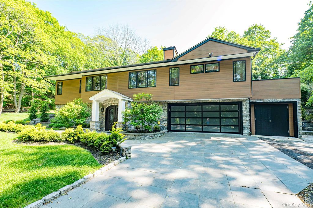 6 Tanyard Lane, Huntington, NY 11743