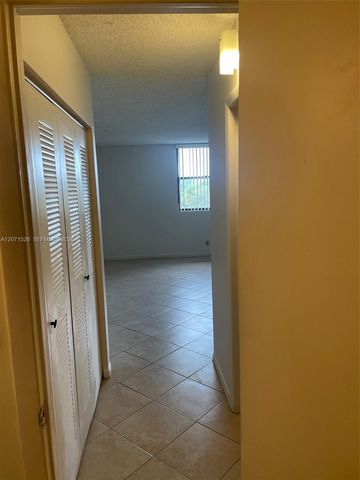 2771 Riverside Drive 517-A, Coral Springs, FL 33065