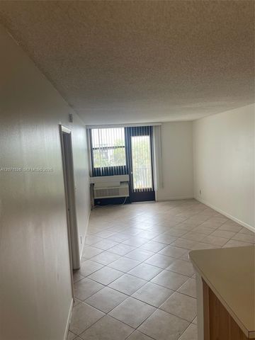 2771 Riverside Drive 517-A, Coral Springs, FL 33065