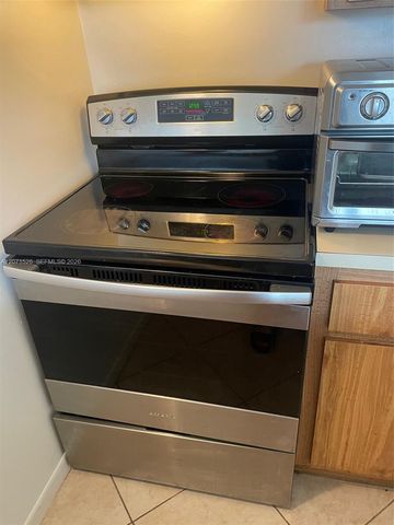 2771 Riverside Drive 517-A, Coral Springs, FL 33065