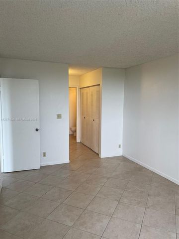 2771 Riverside Drive 517-A, Coral Springs, FL 33065