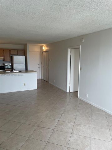 2771 Riverside Drive 517-A, Coral Springs, FL 33065