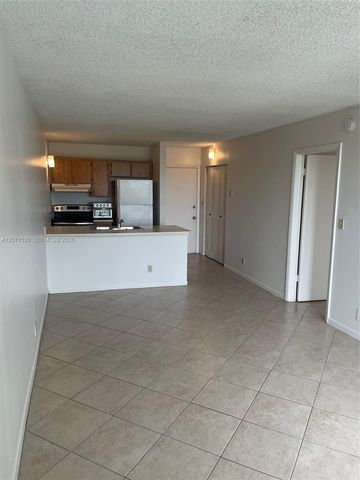 2771 Riverside Drive 517-A, Coral Springs, FL 33065