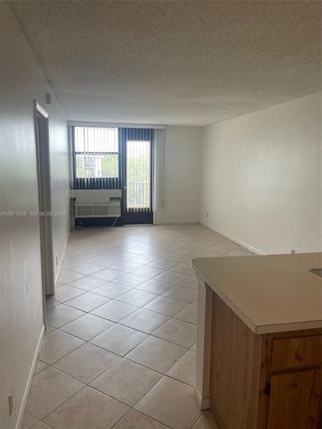 2771 Riverside Drive 517-A, Coral Springs, FL 33065