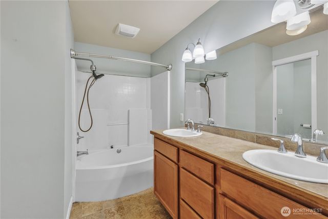 2507 Creviston Road SW, Lakebay, WA 98349