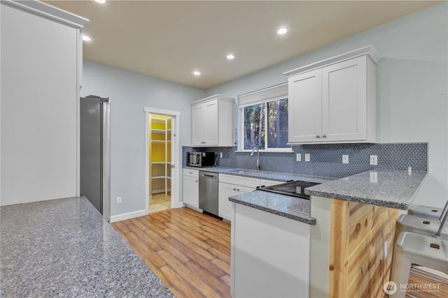 2507 Creviston Road SW, Lakebay, WA 98349