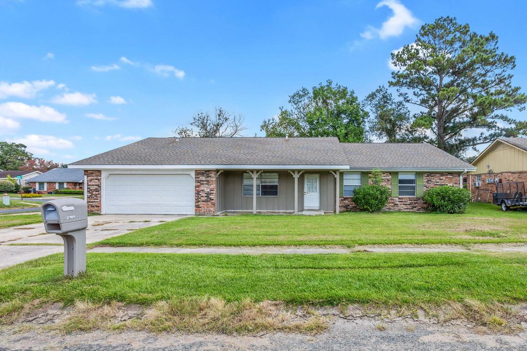 2108 Pear St Street, Deridder, LA 70634