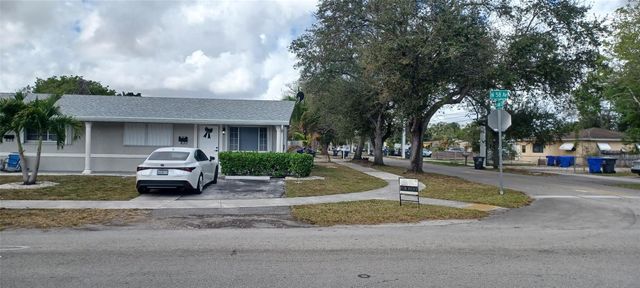 630 N 58th Avenue, Oakland Park, FL 33021
