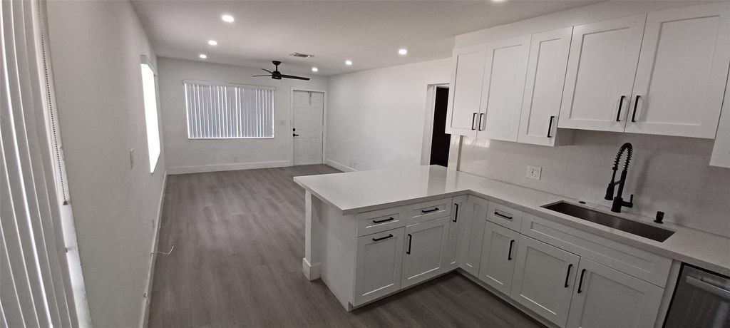 630 N 58th Avenue, Oakland Park, FL 33021