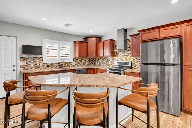 2405 N 27TH Place, Phoenix, AZ 85008