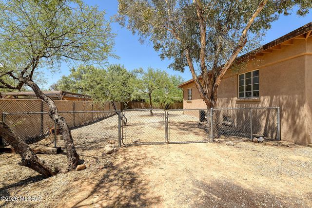 1011 E Halcyon Road, Tucson, AZ 85719
