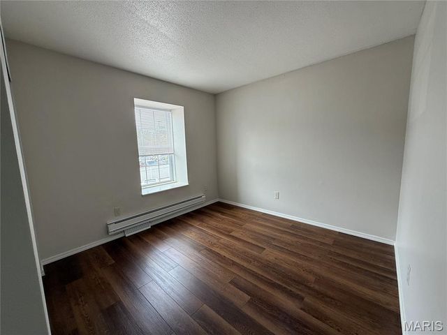 846 Dumont Place, St Louis, MO 63125