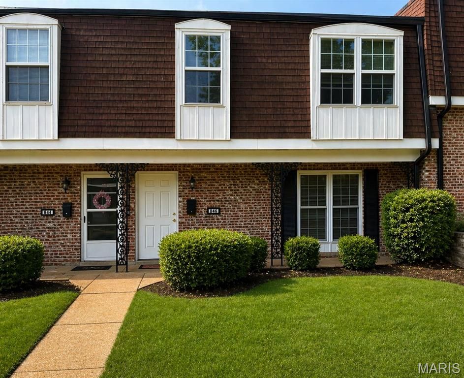 846 Dumont Place, St Louis, MO 63125