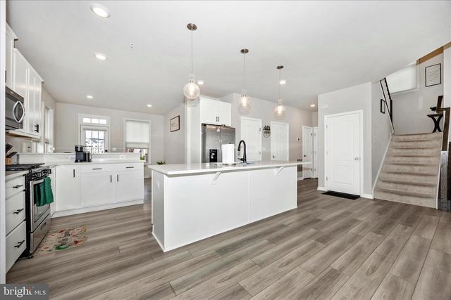 1701 EVANSBERRY DR, Frederick, MD 21701