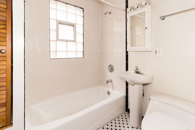 3246 N Richmond Street, Chicago, IL 60618