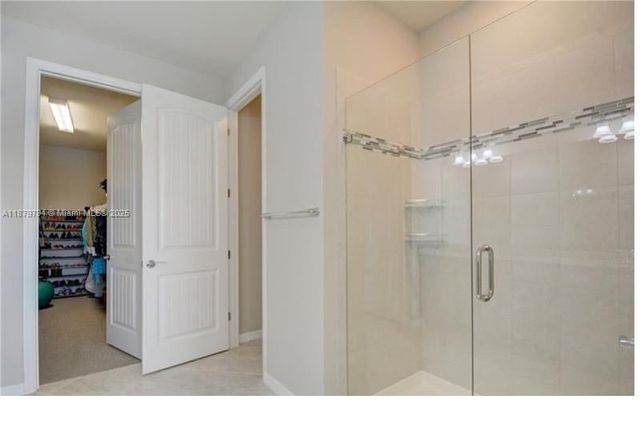1422 Silk Oak Dr, Hollywood, FL 33021