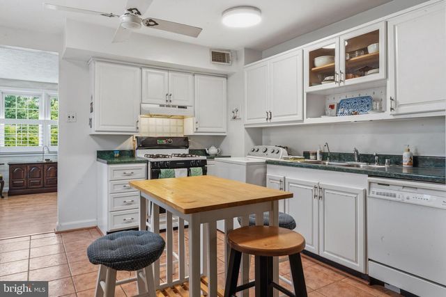 6935 KENFIG DR, Falls Church, VA 22042