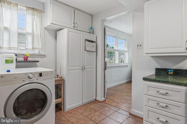 6935 KENFIG DR, Falls Church, VA 22042