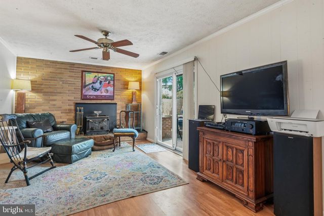 6935 KENFIG DR, Falls Church, VA 22042