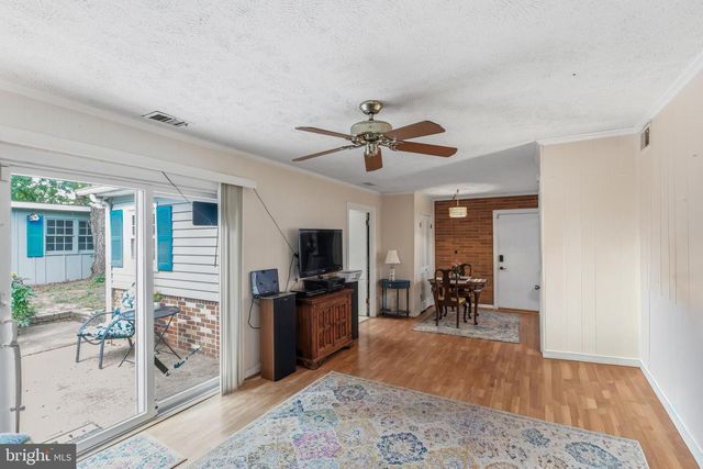 6935 KENFIG DR, Falls Church, VA 22042