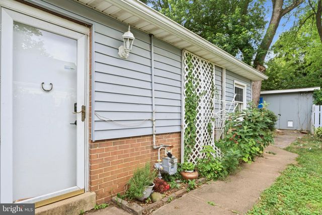 6935 KENFIG DR, Falls Church, VA 22042