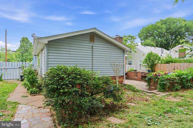 6935 KENFIG DR, Falls Church, VA 22042