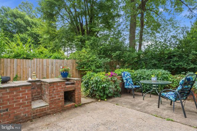 6935 KENFIG DR, Falls Church, VA 22042