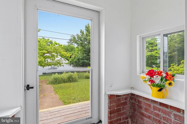 6935 KENFIG DR, Falls Church, VA 22042