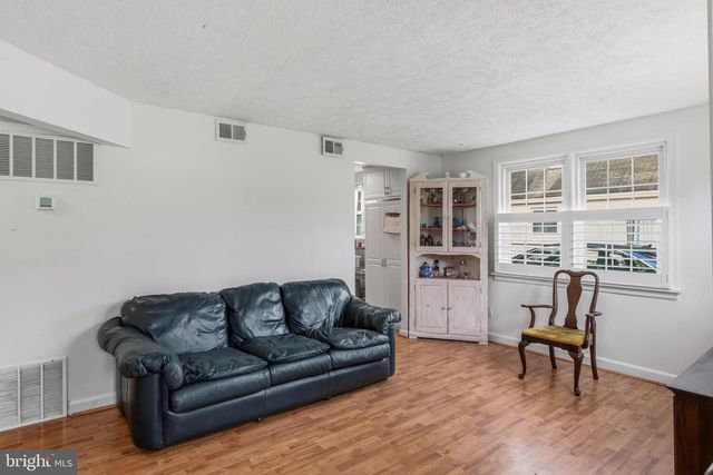 6935 KENFIG DR, Falls Church, VA 22042