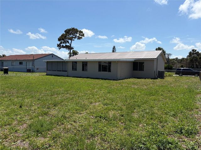 653 NE Atlas Avenue, Palm Bay, FL 32905
