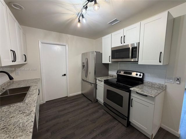 653 NE Atlas Avenue, Palm Bay, FL 32905
