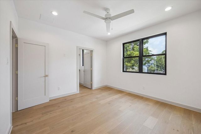 1341 Candlelight Lane, Houston, TX 77018