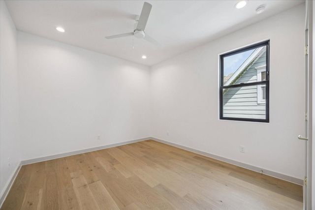 1341 Candlelight Lane, Houston, TX 77018