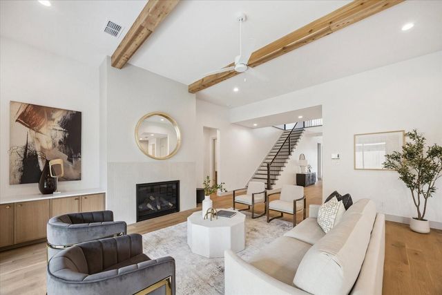 1341 Candlelight Lane, Houston, TX 77018