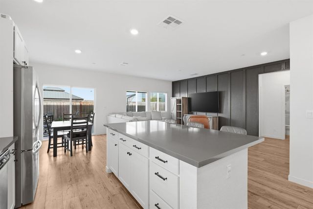 3176 Huntington St, Lincoln, CA 95648