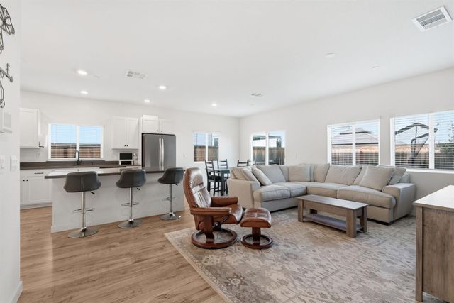 3176 Huntington St, Lincoln, CA 95648