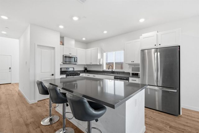 3176 Huntington St, Lincoln, CA 95648