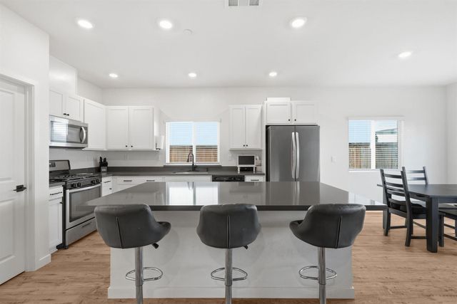 3176 Huntington St, Lincoln, CA 95648