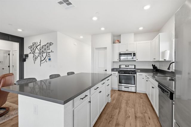 3176 Huntington St, Lincoln, CA 95648