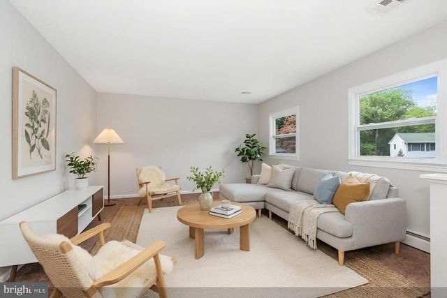 15215 CALEXICO LN, Woodbridge, VA 22193