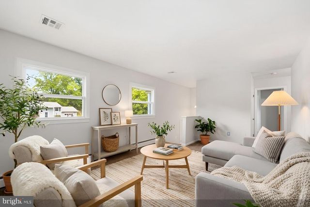 15215 CALEXICO LN, Woodbridge, VA 22193
