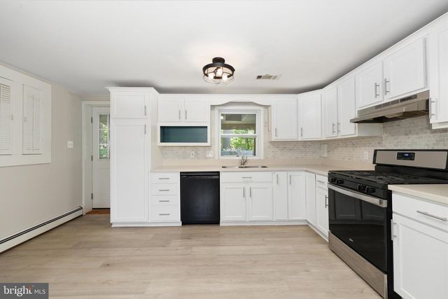 15215 CALEXICO LN, Woodbridge, VA 22193