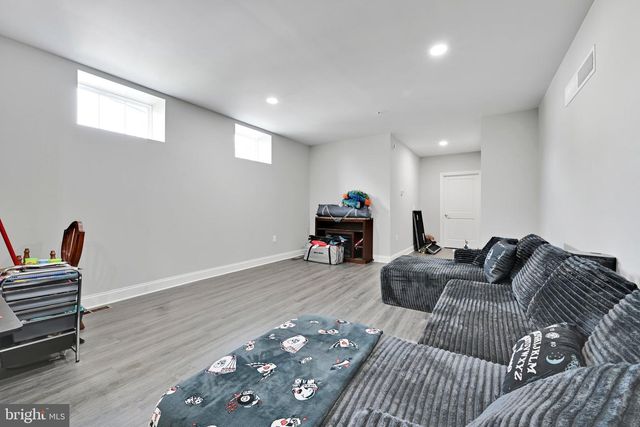 236 W MARKET ST, Jonestown, PA 17038
